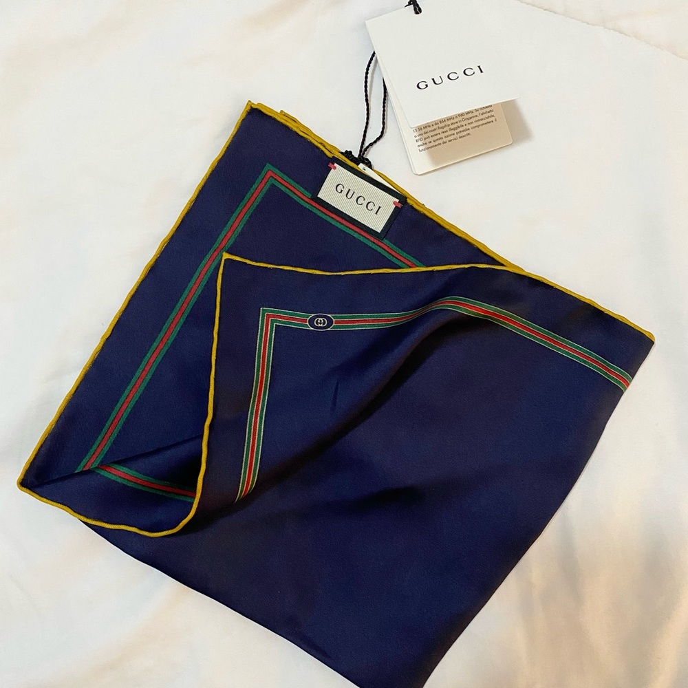 Gucci Scarf 100% Silk - Picture 5 of 10